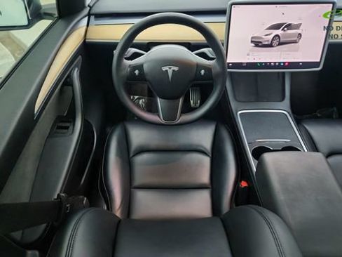 Used 2022 Tesla Model Y Long Range AWD/4WD image 36