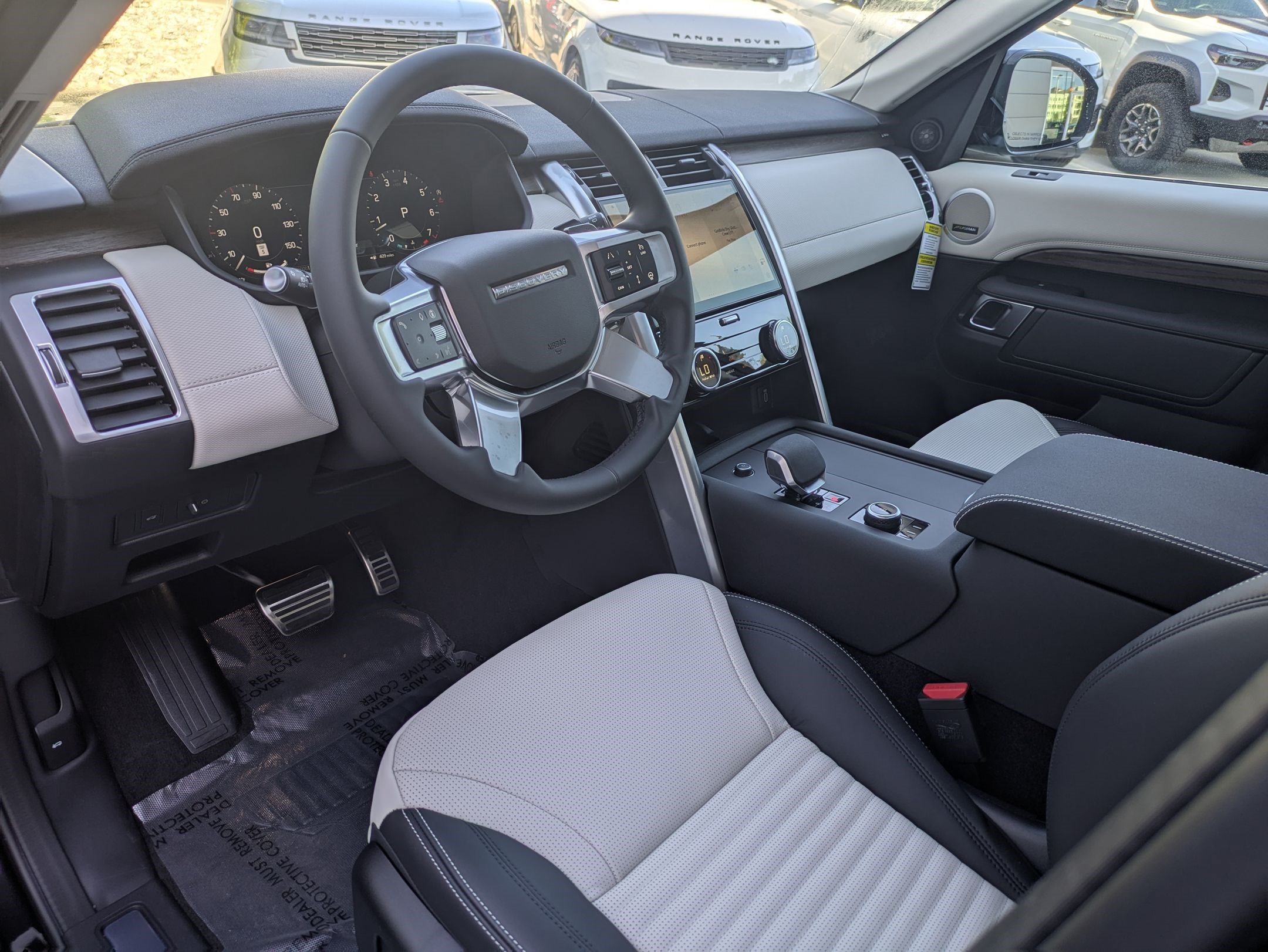 New 2026 Land Rover Discovery Dynamic SE AWD/4WD image 15