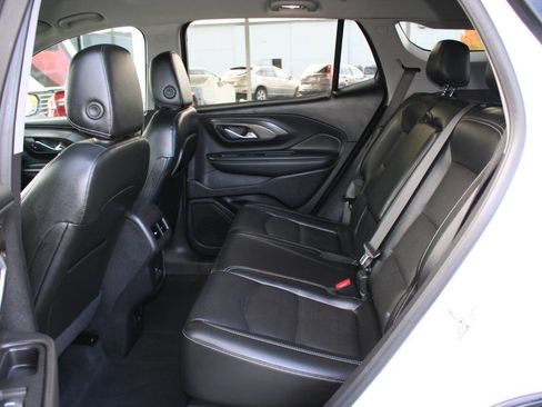 Used 2023 GMC Terrain SLT image 21