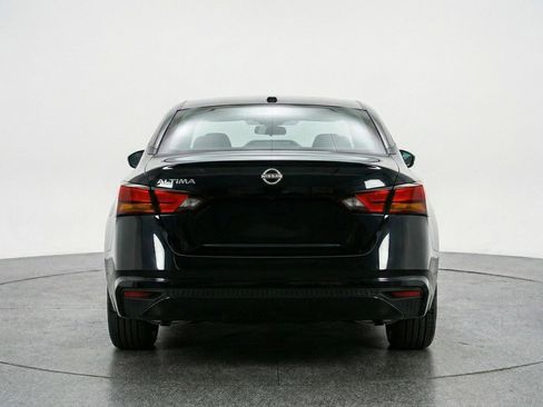 Used 2025 Nissan Altima 2.5 SV image 6