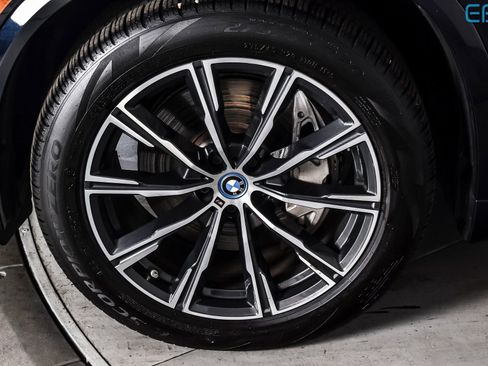 Used 2025 BMW X5 xDrive50e w/ M Sport Package AWD/4WD image 10