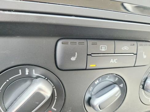 Used 2017 Volkswagen Jetta SE FWD image 27