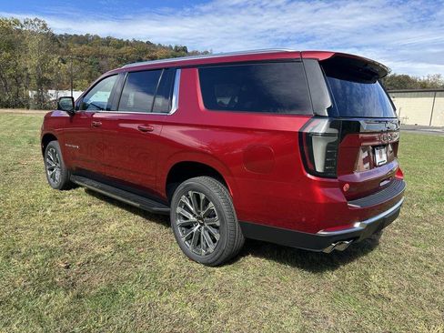New 2026 Chevrolet Suburban High Country w/ Sun And Tow Package image 24