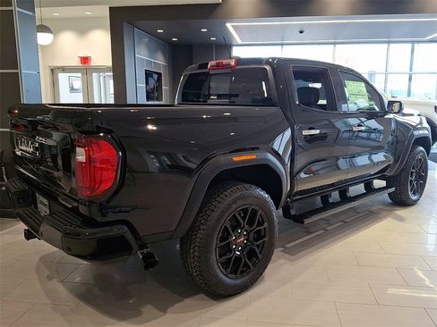 New 2026 GMC Canyon Denali w/ LPO, Denali Black Edition image 3