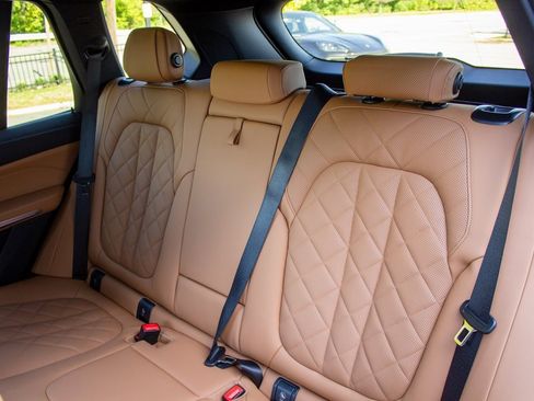 Used 2025 BMW X5 M60i w/ Climate Comfort Package image 22