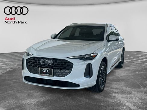 Used 2025 Audi Q5 Premium AWD/4WD image 1