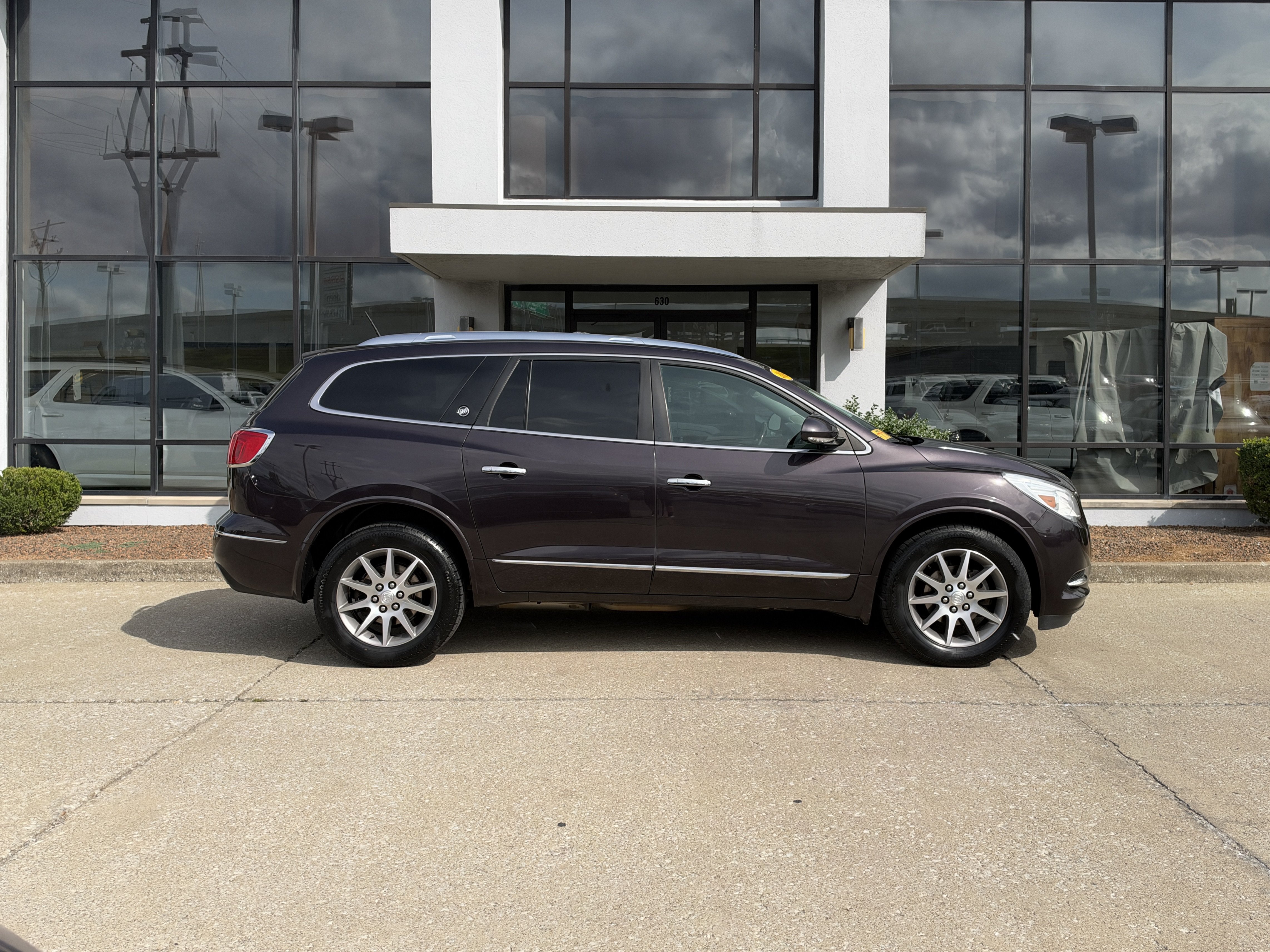 Used 2016 Buick Enclave Leather FWD image 3