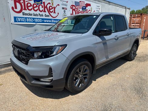 Used 2024 Honda Ridgeline Sport image 6