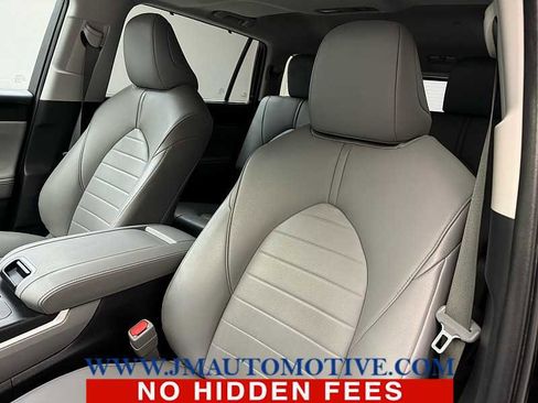 Used 2021 Toyota Highlander XLE image 14