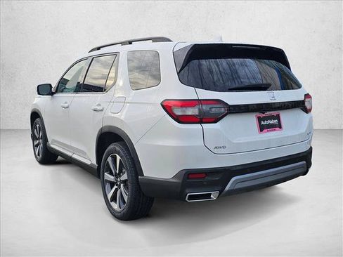 New 2025 Honda Pilot Elite image 3