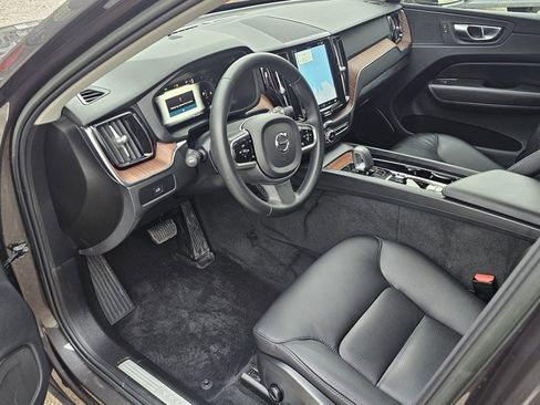 Certified 2023 Volvo XC60 B5 Plus w/ Climate Package image 16