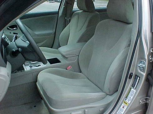 Used 2007 Toyota Camry LE FWD image 13
