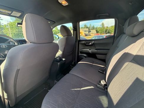 Used 2018 Toyota Tacoma TRD Sport w/ Technology Package AWD/4WD image 31