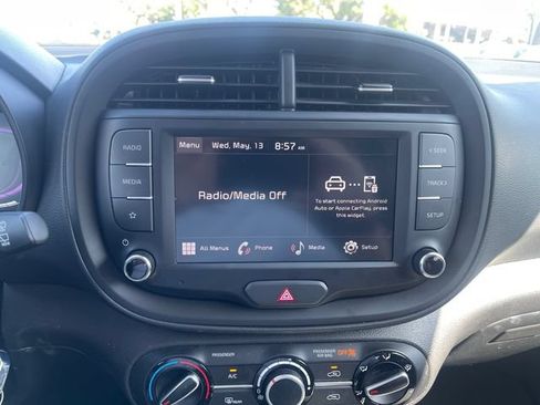 Used 2025 Kia Soul LX w/ LX Technology Package FWD image 12