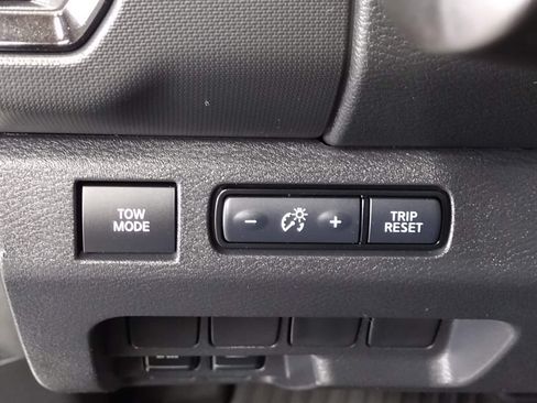 Used 2022 Nissan Frontier PRO-4X w/ Off-Road Protection Package AWD/4WD image 29