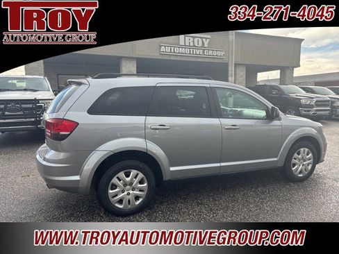 Used 2020 Dodge Journey SE image 10