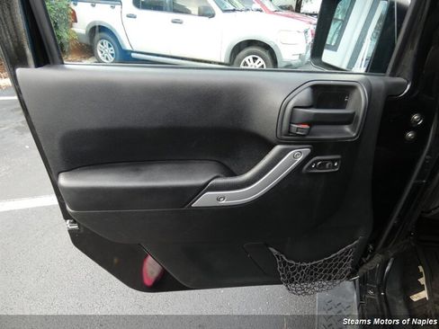 Used 2017 Jeep Wrangler Unlimited Sahara w/ Connectivity Group image 38