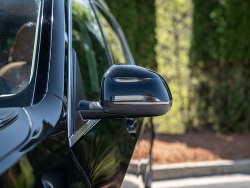 Used 2023 BMW X7 xDrive40i w/ Parking Assistance Package image 24