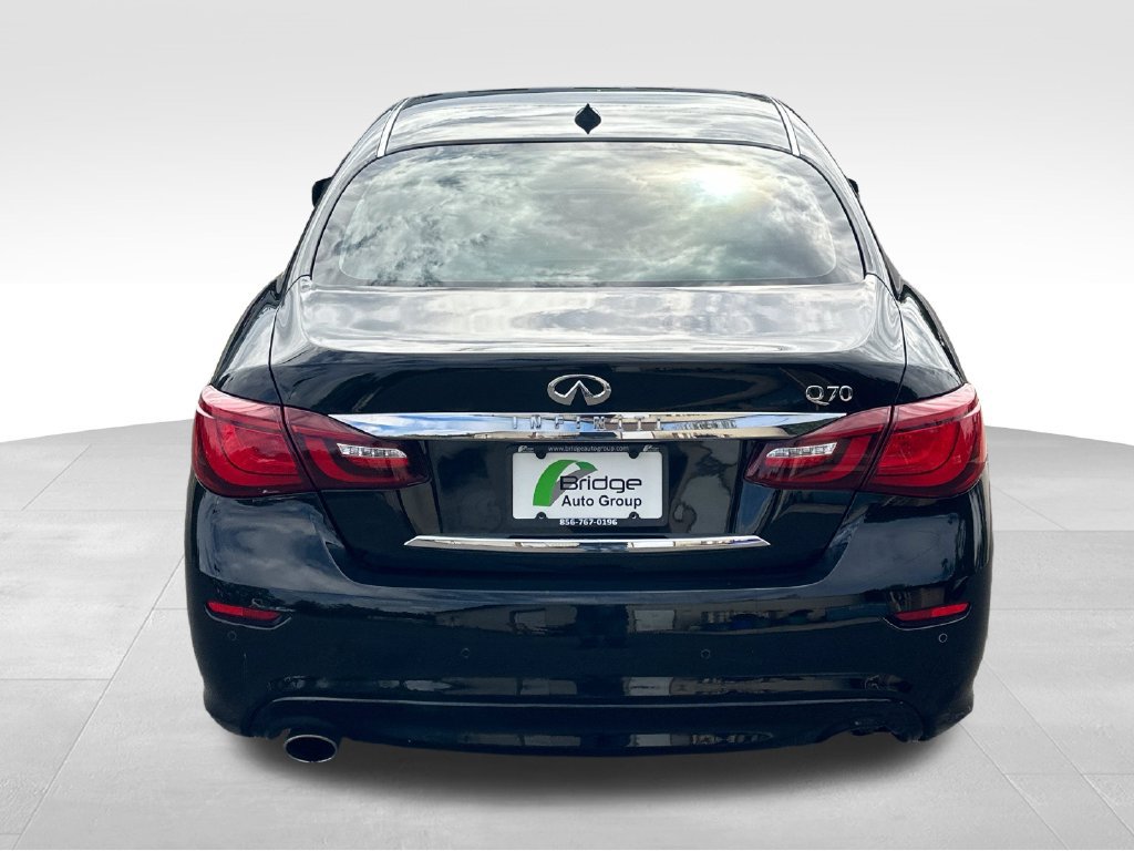 Used 2015 INFINITI Q70 3.7 RWD image 8