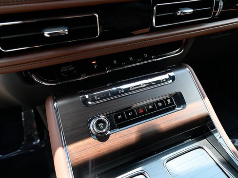Used 2026 Lincoln Aviator Reserve AWD/4WD image 28
