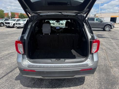 Used 2020 Ford Explorer XLT w/ Equipment Group 202A AWD/4WD image 8