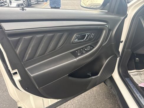 Used 2018 Ford Taurus SHO image 20