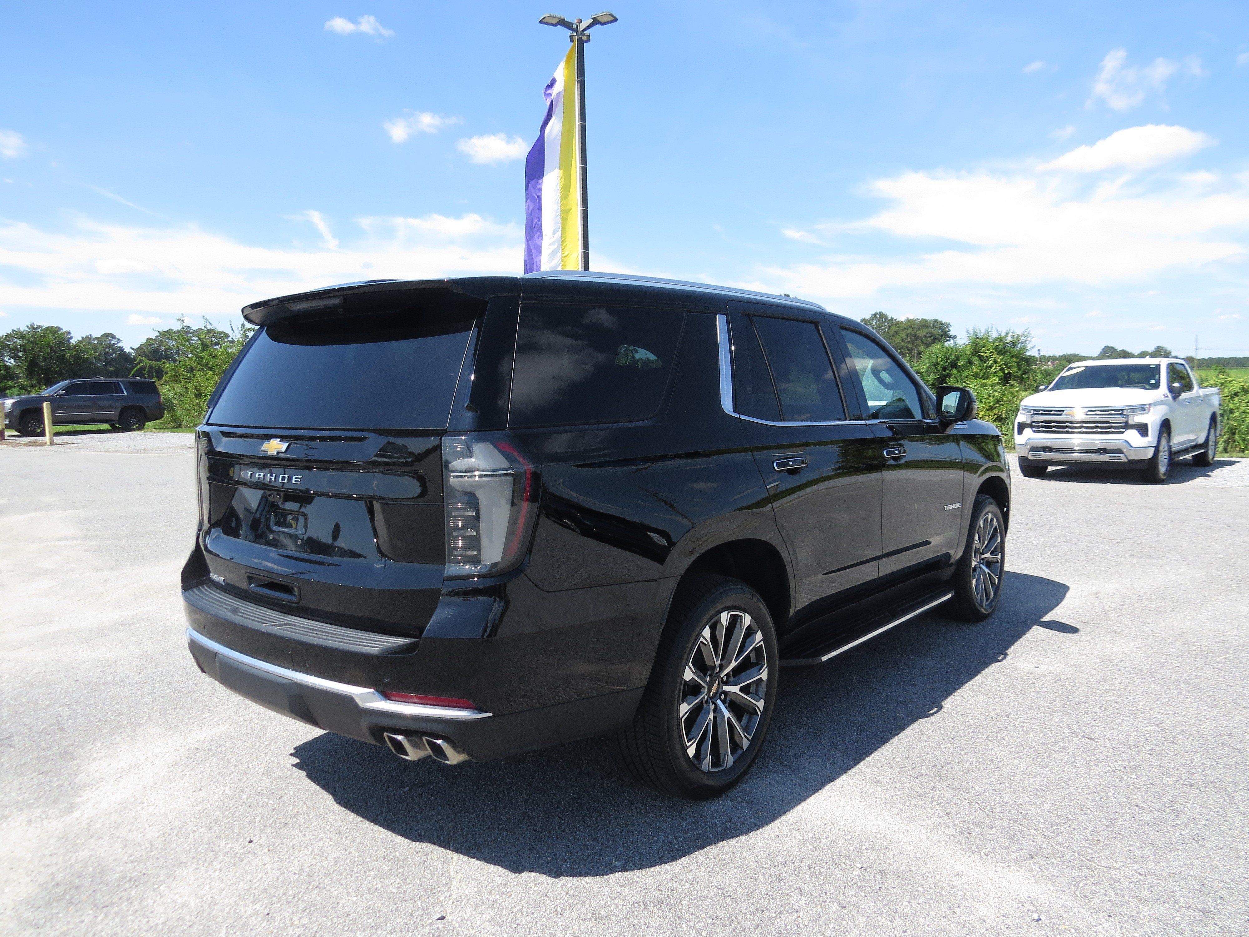 Used 2026 Chevrolet Tahoe High Country w/ Sun And Tow Package AWD/4WD image 3