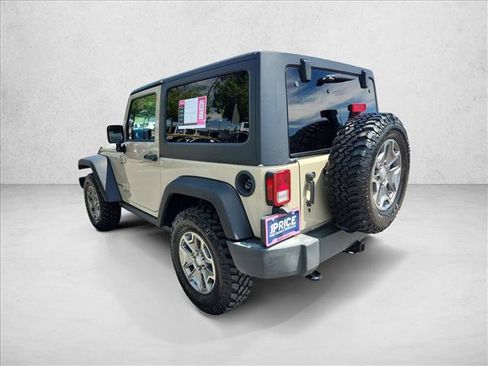 Used 2018 Jeep Wrangler Rubicon w/ Power Convenience Group AWD/4WD image 3