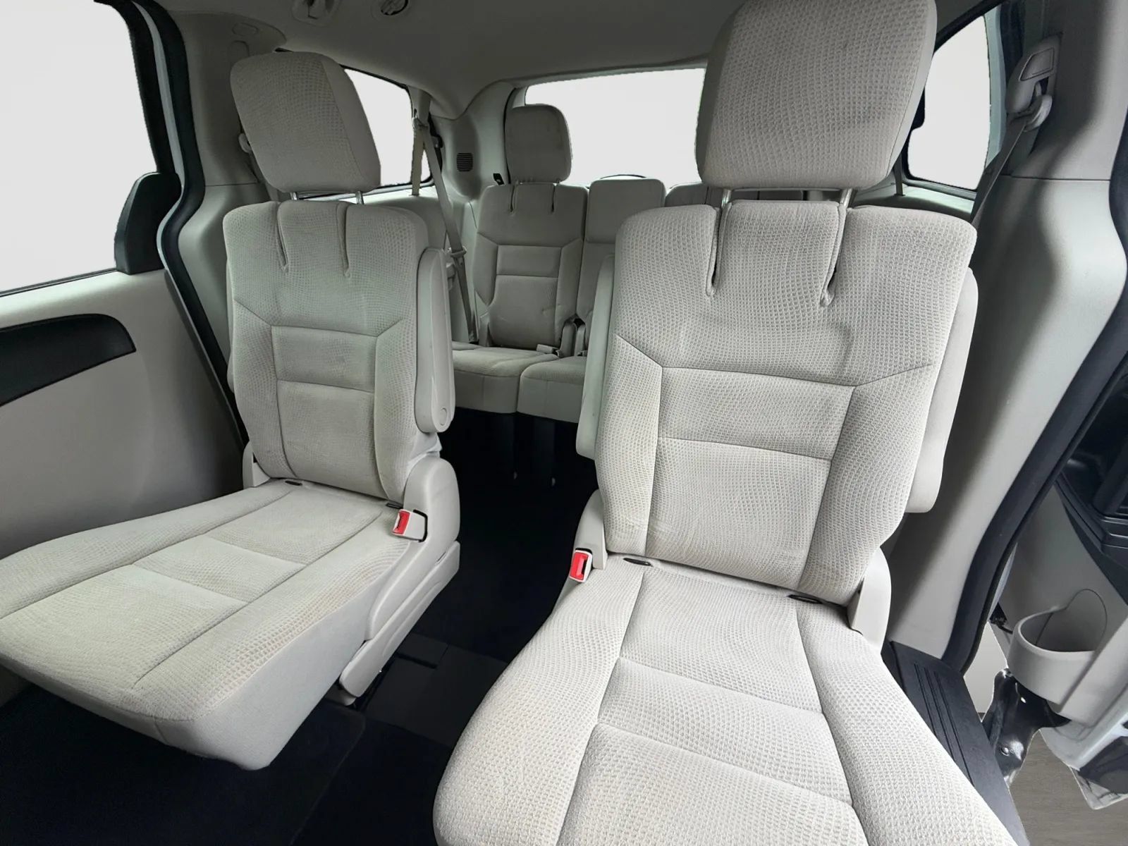 Used 2018 Dodge Grand Caravan SE w/ UConnect Hands-Free Group FWD image 15