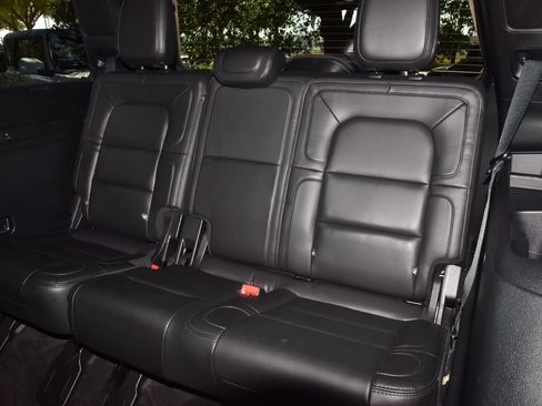 Used 2021 Lincoln Navigator Reserve w/ Luxury Package AWD/4WD image 15