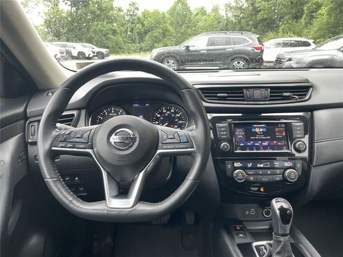 Used 2019 Nissan Rogue SV w/ Sun & Sound Touring Package AWD/4WD image 19