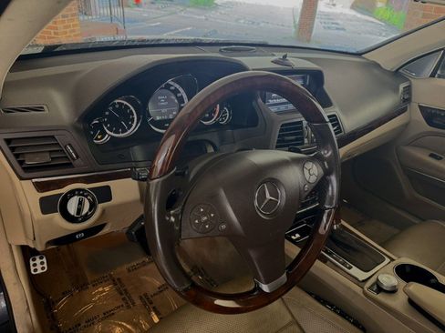 Used 2010 Mercedes-Benz E 550 Coupe image 14