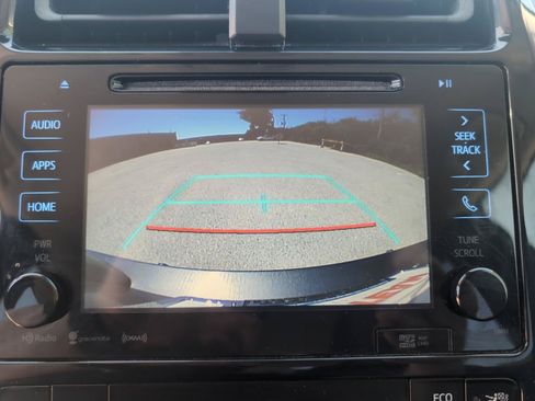 Used 2017 Toyota Prius Three Touring FWD image 23