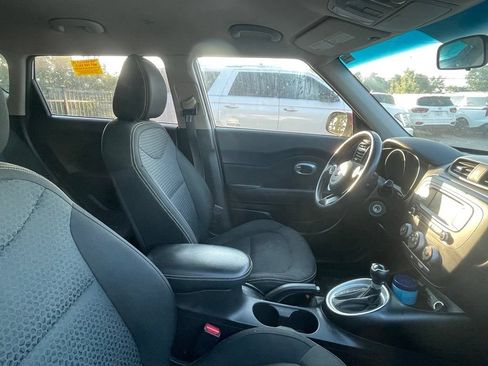 Used 2016 Kia Soul + w/ Designer's Package FWD image 7