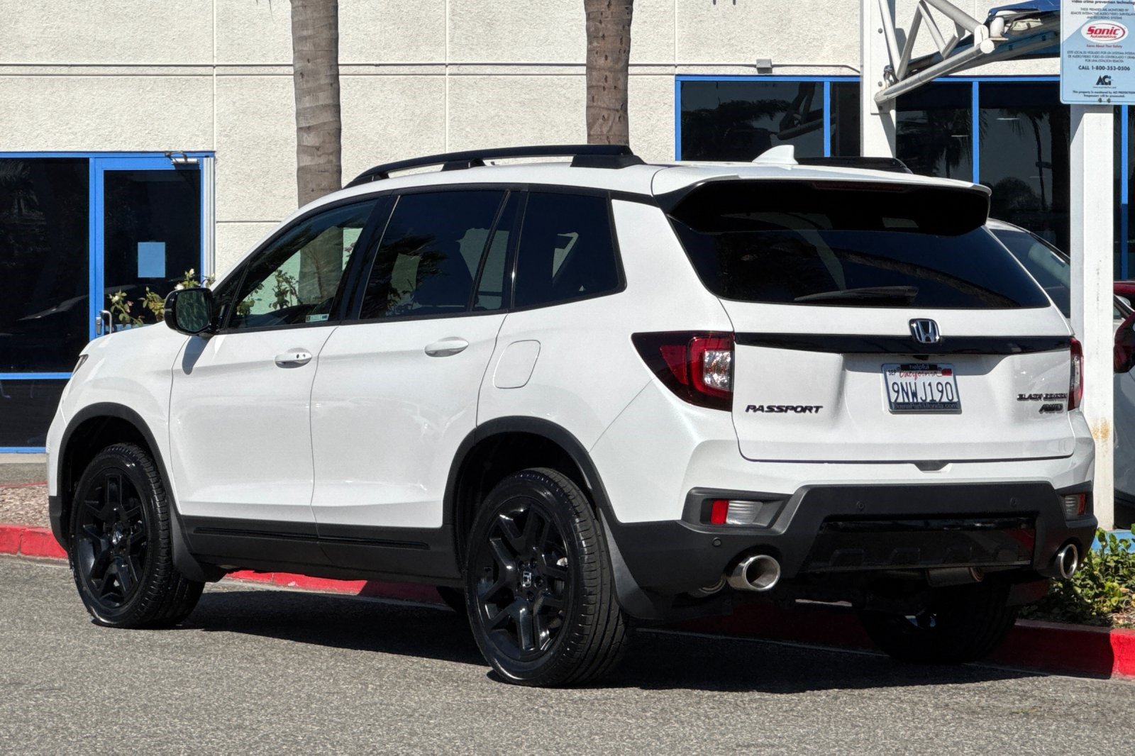 Used 2024 Honda Passport Black Edition image 3