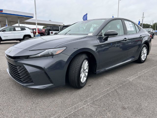 Used 2025 Toyota Camry LE FWD image 11