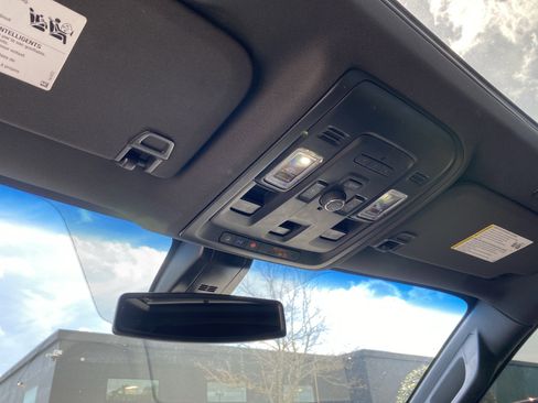 Used 2021 Chevrolet Tahoe Z71 image 22