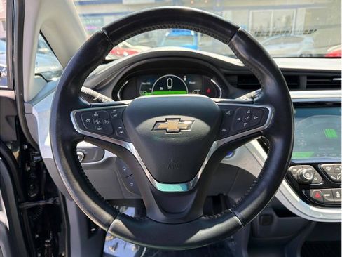 Used 2020 Chevrolet Bolt Premier w/ Infotainment Package FWD image 8
