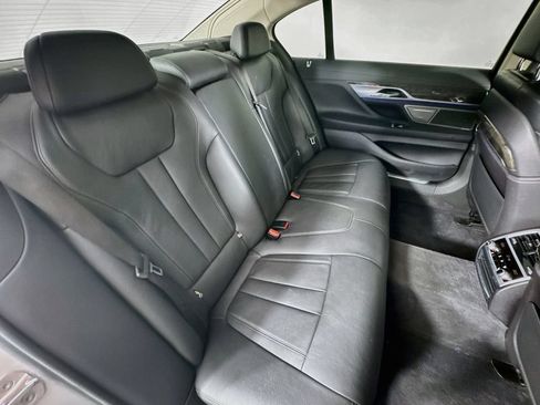Used 2018 BMW 750i xDrive AWD/4WD image 30