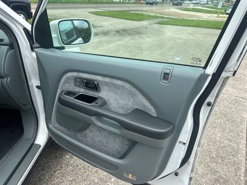Used 2005 Honda Pilot EX image 11