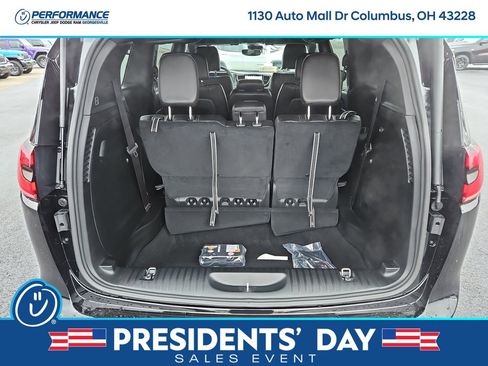 New 2026 Chrysler Pacifica Select image 11