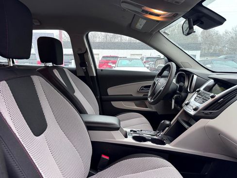 Used 2017 Chevrolet Equinox LS image 10