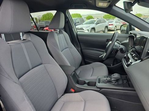 Used 2026 Toyota Corolla Cross SE image 10