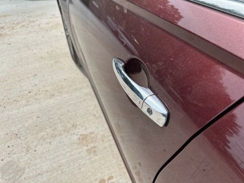 Used 2025 Nissan Altima 2.5 SV FWD image 3