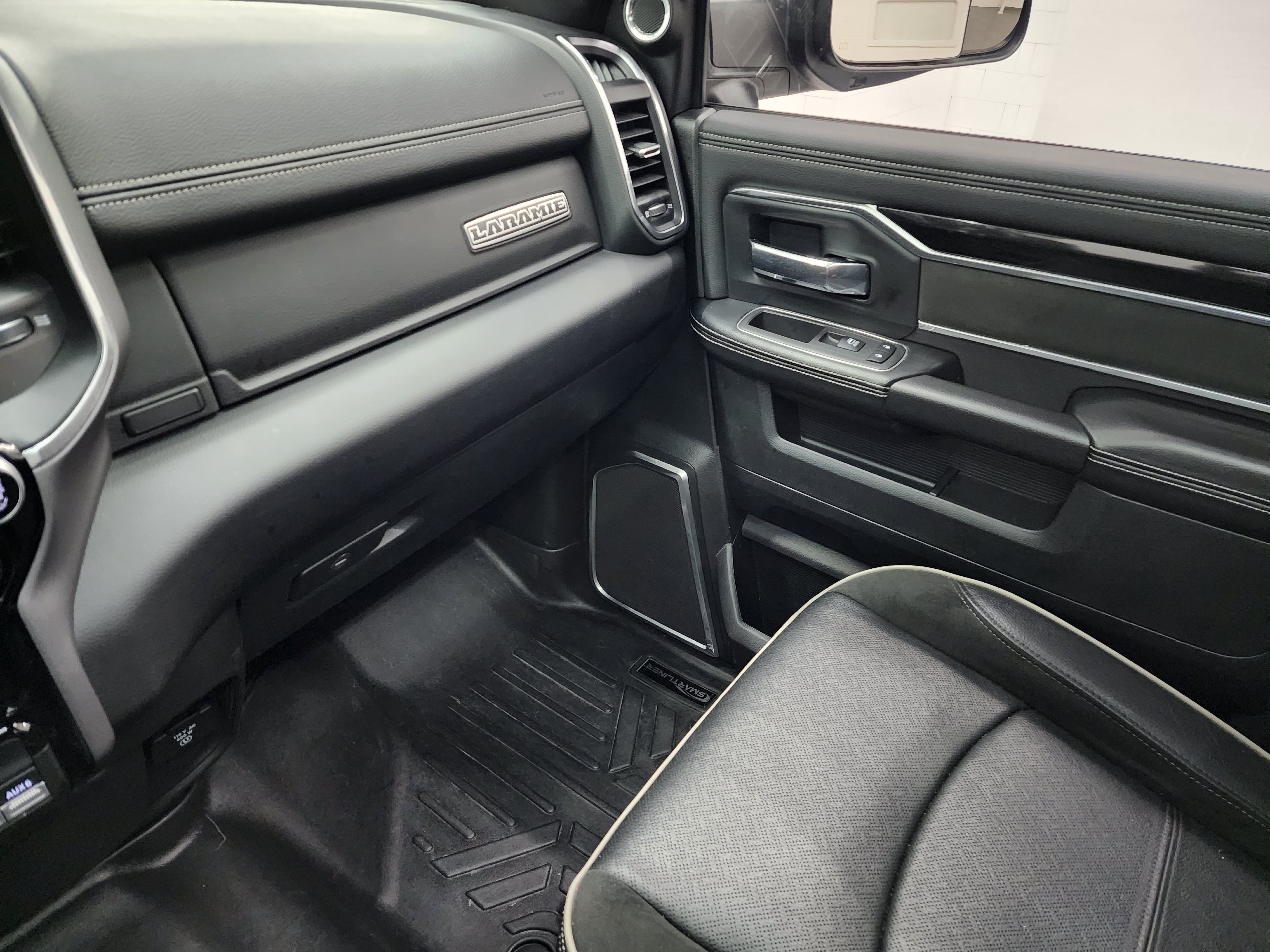 Used 2022 RAM 3500 Laramie AWD/4WD image 12