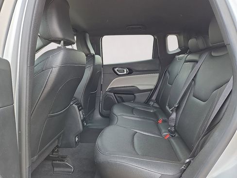 Used 2025 Jeep Compass Limited AWD/4WD image 15