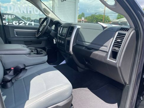 Used 2017 RAM 1500 Classic SLT AWD/4WD image 11