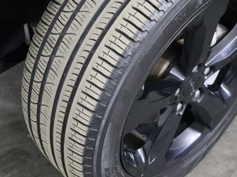 Used 2023 Jeep Grand Cherokee Limited w/ Black Appearance Package image 39