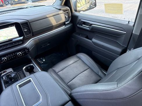 Used 2022 GMC Sierra 1500 SLT w/ SLT Convenience Package image 19