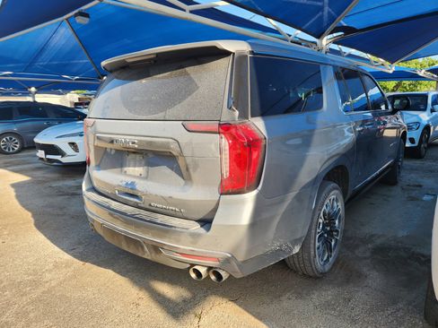 Used 2023 GMC Yukon XL Denali Ultimate image 4